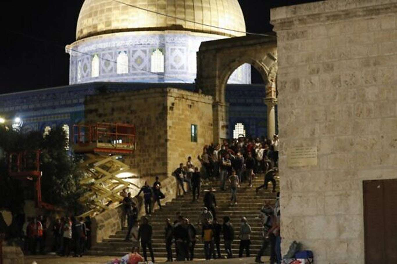 More than 160 Muslim worshippers injured in zionist regime’s attack on Al-Aqsa Mosque